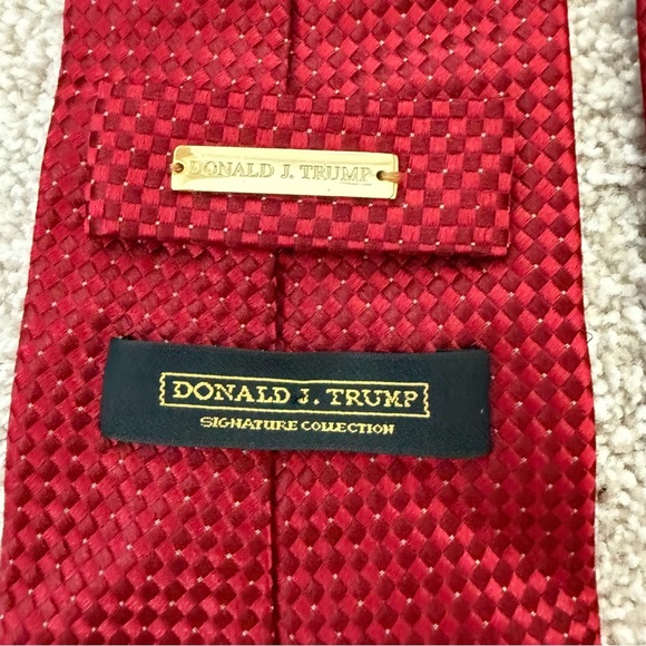 Donald J Trump MAGA Silk Tie Red Geometric Pattern - Picture 6 of 8